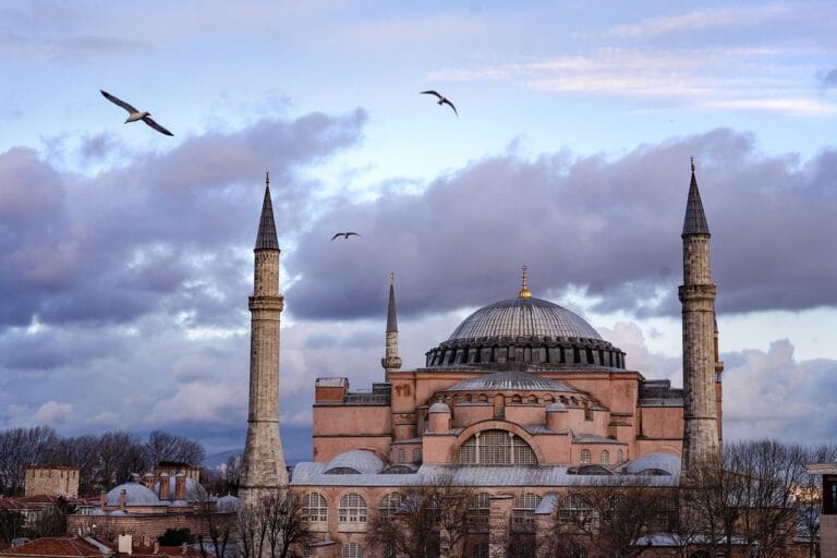 Photo by OleksandrPidvalnyi - NewsOk hagia sophia, istanbul, mosque