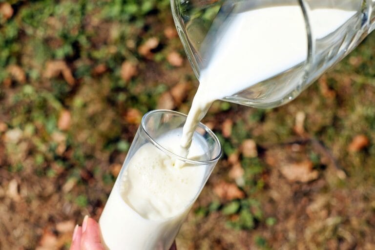 Photo by Couleur - NewsOk glass, milk, pour