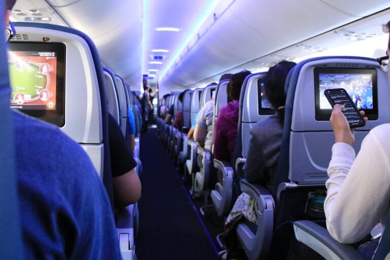 Photo by OrnaW - NewsOk flight, airplane, passengers