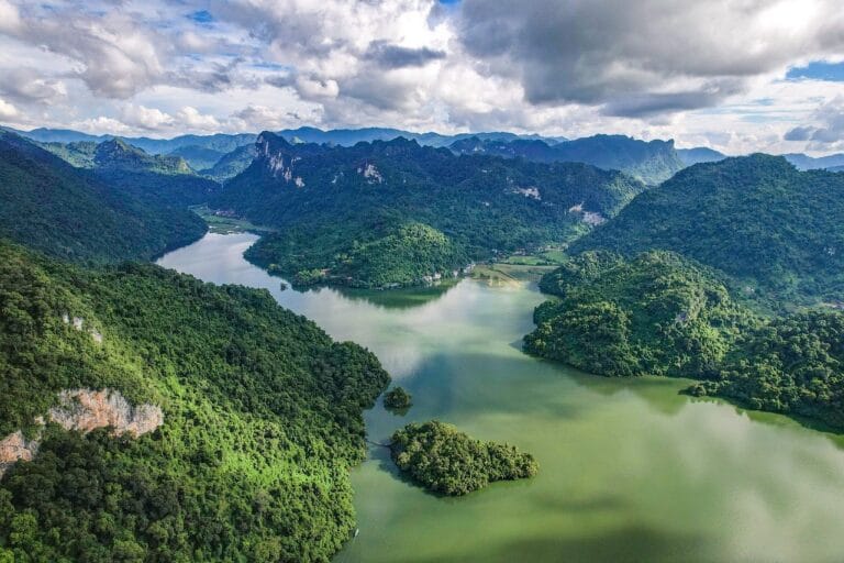 Photo by HoangToney - NewsOk lake, mountains, forest, landscape, island, nature, tropical, beautiful, drones, aerial view, landscape, landscape, landscape, landscape, island, nature, nature, nature, nature, nature, tropical, tropical, tropical