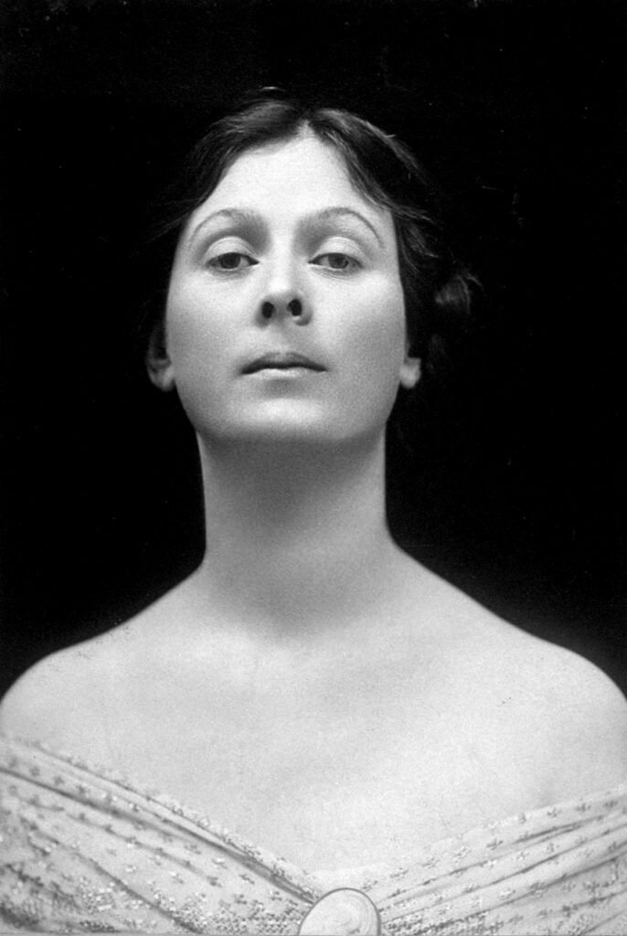 Isadora_Duncan_portrait_cropped - NewsOk