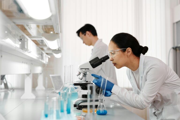 scientists_pexels - NewsOk