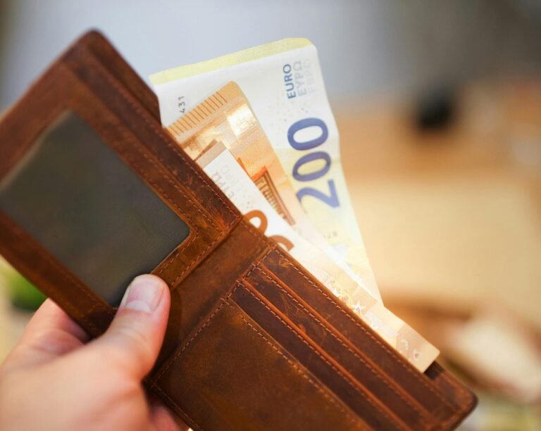 wallet_pexels - NewsOk