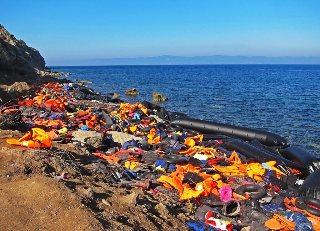 Κρήτη: 50 αλλοδαποί εντοπίστηκαν σε λέμβο νοτιοδυτικά της Ιεράπετρας [BINTEO]