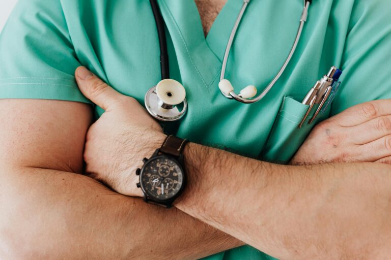 pexels-karolina-grabowska-4021775 - NewsOk doctor_pexels