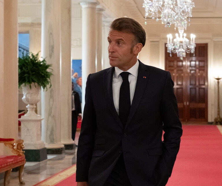 Macron_pb - NewsOk