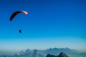 pexels-pixabay-parachute - NewsOk