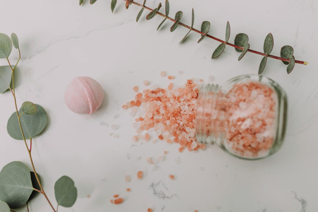 Ροζ Αλάτι Ιμαλαΐων: Είναι «Superfood» που Βοηθά στην Ενυδάτωση και την Ενέργεια; Τα Πραγματικά Οφέλη και η Επιστημονική Αλήθεια