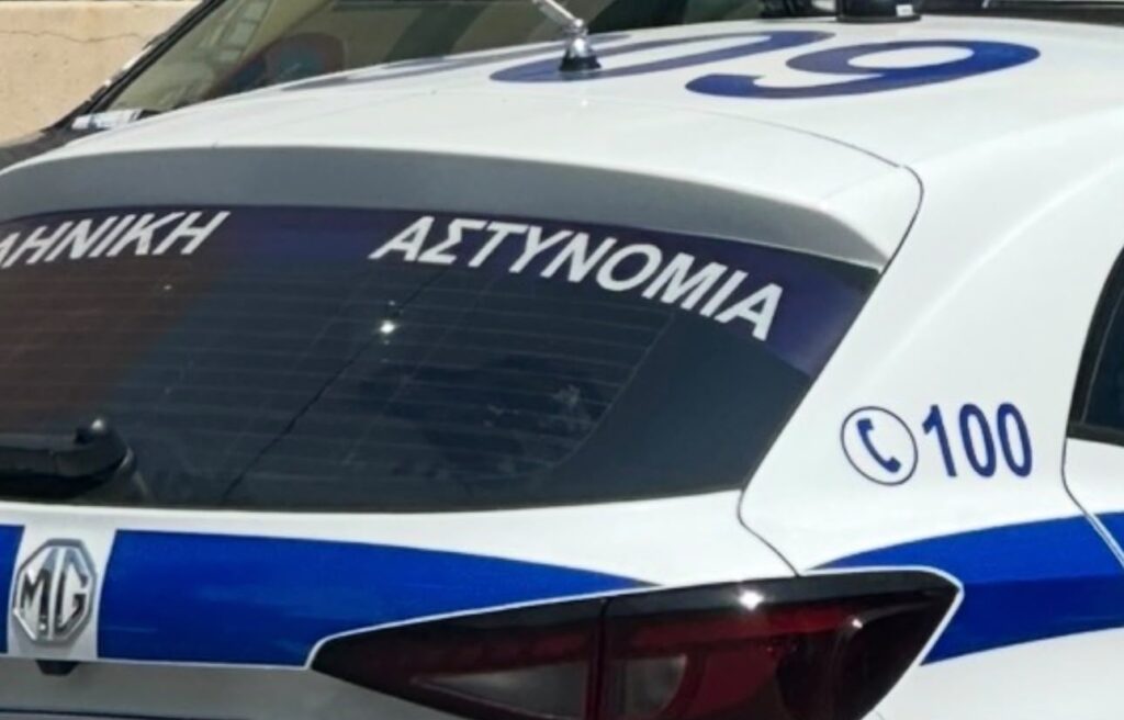 Έκρηξη στον Κολωνό: Τέσσερις τραυματίες από έκρηξη σε είσοδο πολυκατοικίας – Στο μικροσκόπιο πιθανή παγίδα για αστυνομικούς [BINTEO]