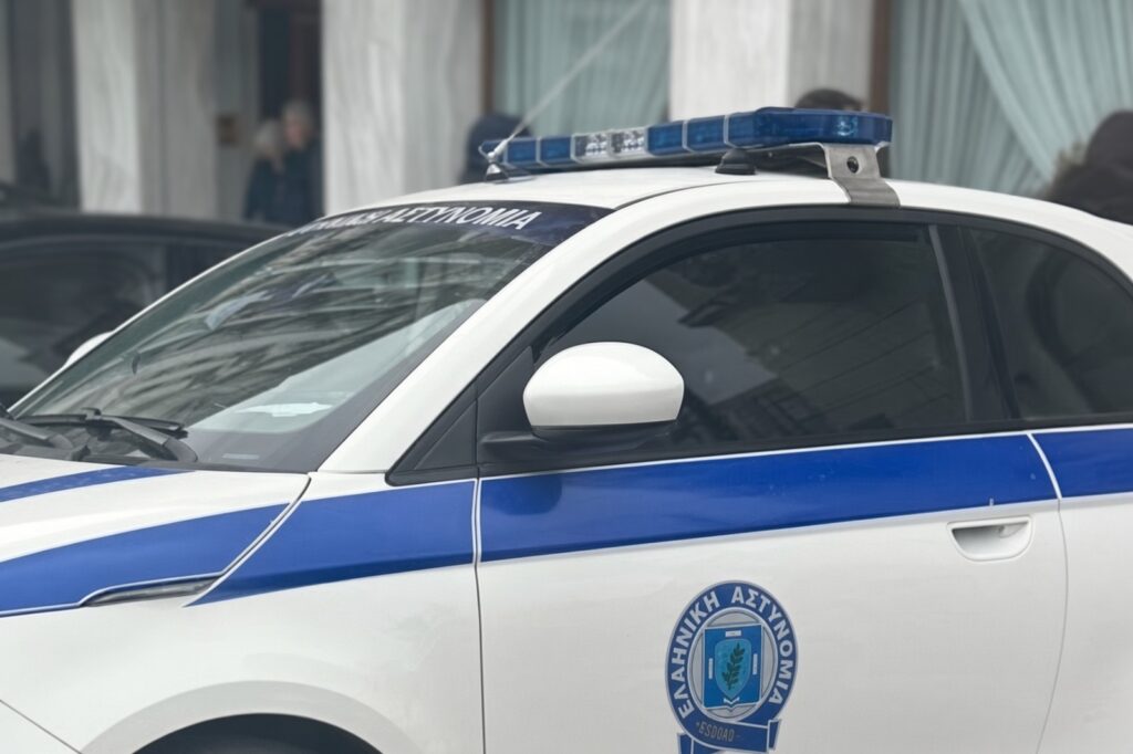 Μαρούσι: Τρεις νεαροί άρπαξαν με τη βία αλυσίδα από 64χρονη – Συνελήφθησαν μετά από αναζητήσεις