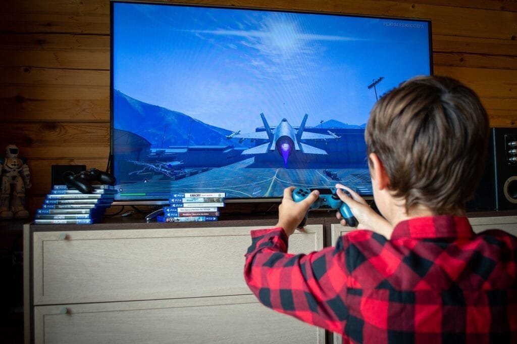 Photo by Vika_Glitter - NewsOk video game, entertainment, boy